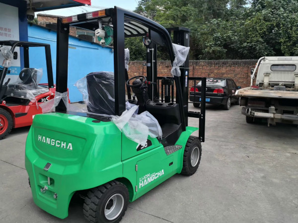 【干貨】電動堆高車、電動搬運車的電機和繼電器應該怎么保養(yǎng)？